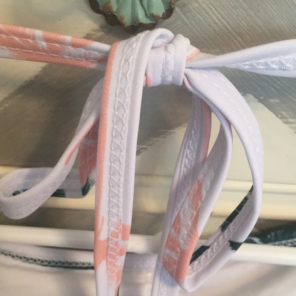 Shein palm tree print ruffle bikini top - Picture 4 of 4